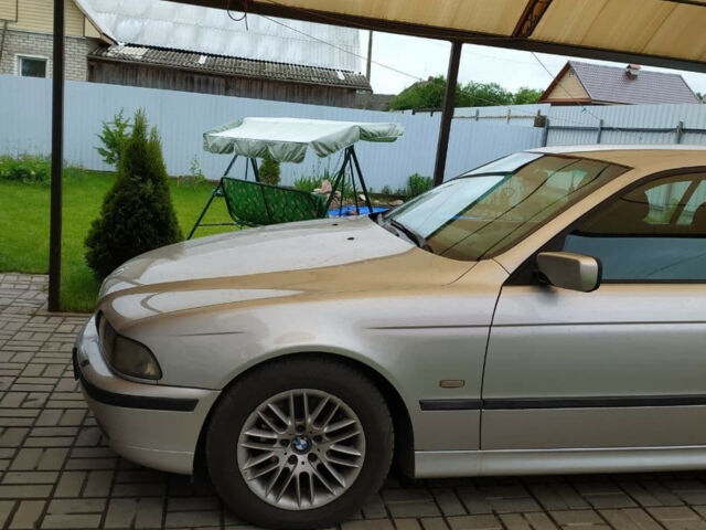 BMW 5 Series 2000 года
