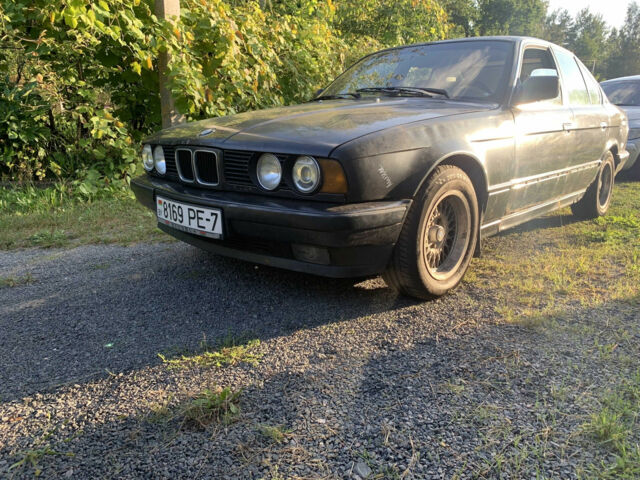 BMW 5 Series 1989 года