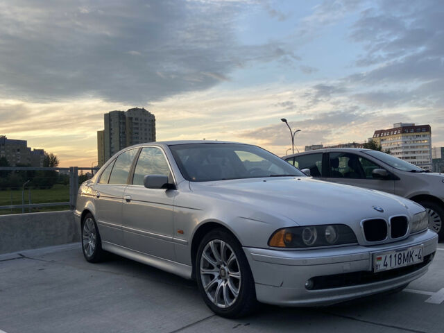BMW 5 Series 2001 года