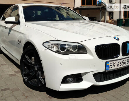 BMW 5 Series 2011 року