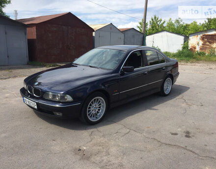 BMW 5 Series 2000 року