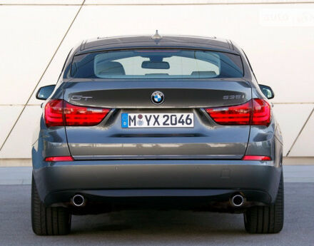 BMW 5 Series 2011 года