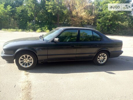 БМВ 518 1993 року BMW 518 1993 року
