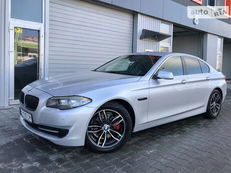 BMW 520 2012 года