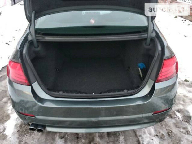 BMW 520 2011 року