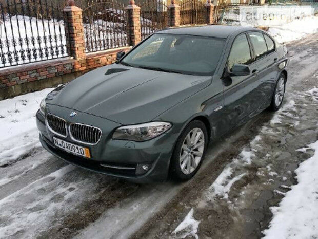 BMW 520 2011 года