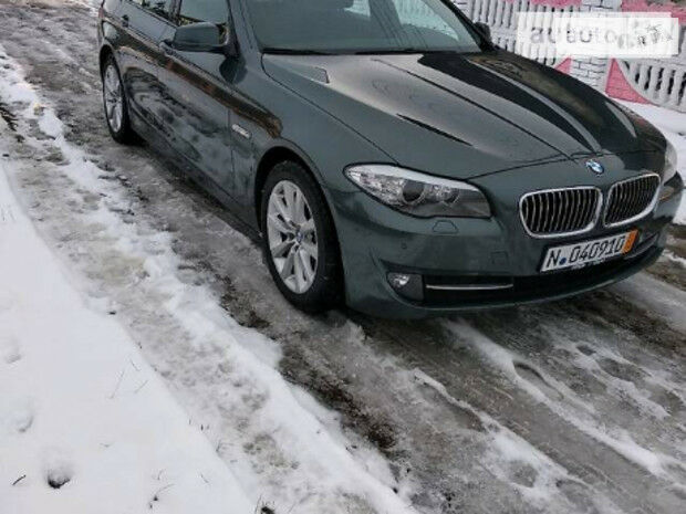 BMW 520 2011 года