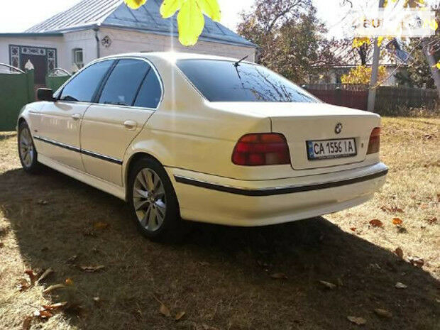 BMW 520 2000 года