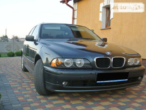 BMW 520 2001 года