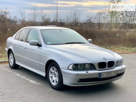 BMW 520 2001 года