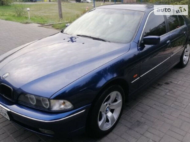 BMW 520 2000 года