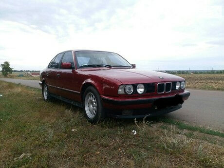 БМВ 520 1993 года BMW 520 1993 года