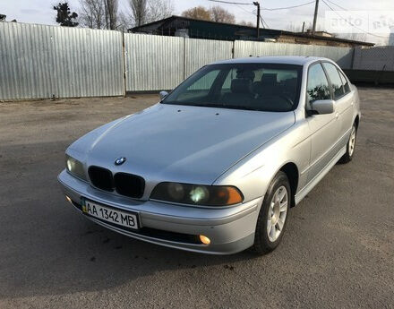 BMW 520 2001 года