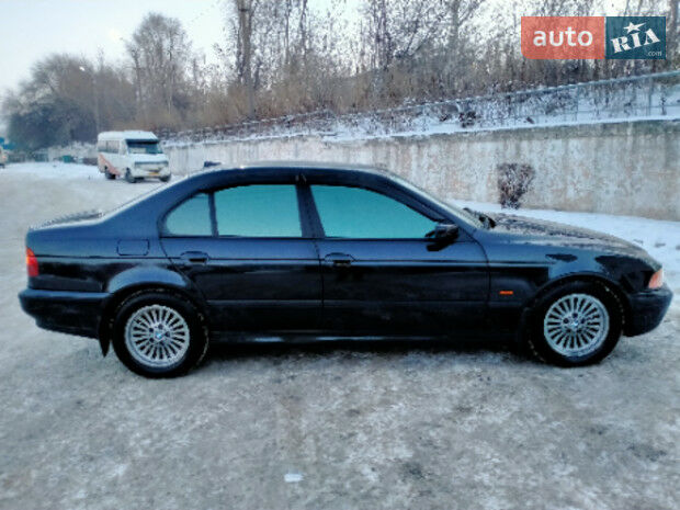 BMW 523 1999 года