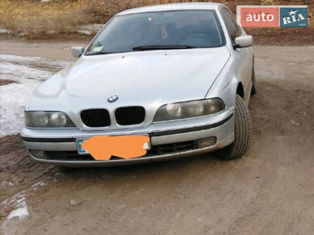 БМВ 523 1998 года BMW 523 1998 года