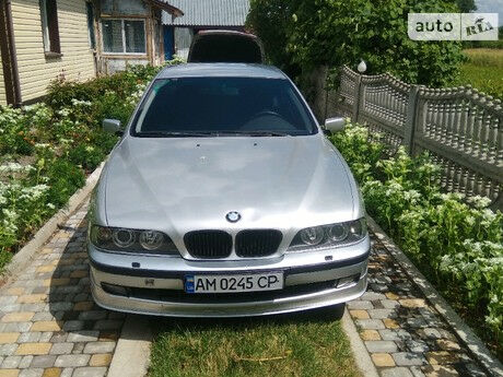 БМВ 523 1995 года BMW 523 1995 года