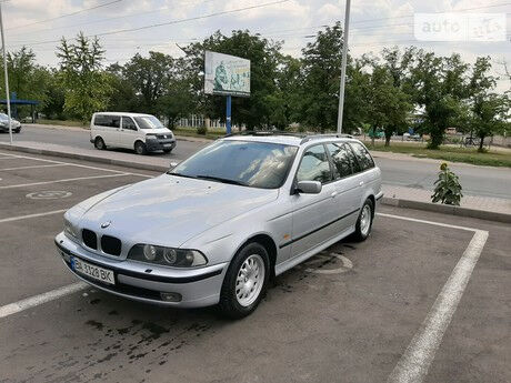 BMW 523 1999 года