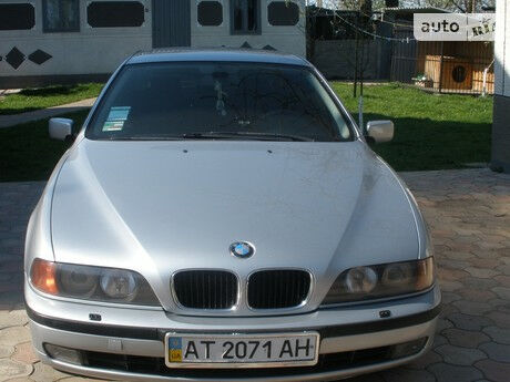 BMW 523 1998 года