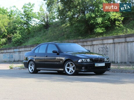 BMW 523 1998 года