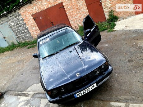 BMW 525 1989 року