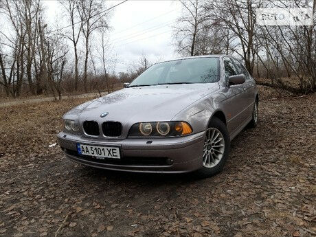 BMW 525 2001 року