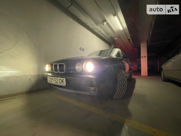 BMW 525 1993 года