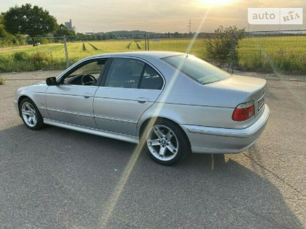 BMW 525 2002 року