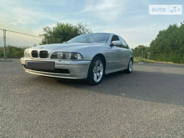 BMW 525 2002 року