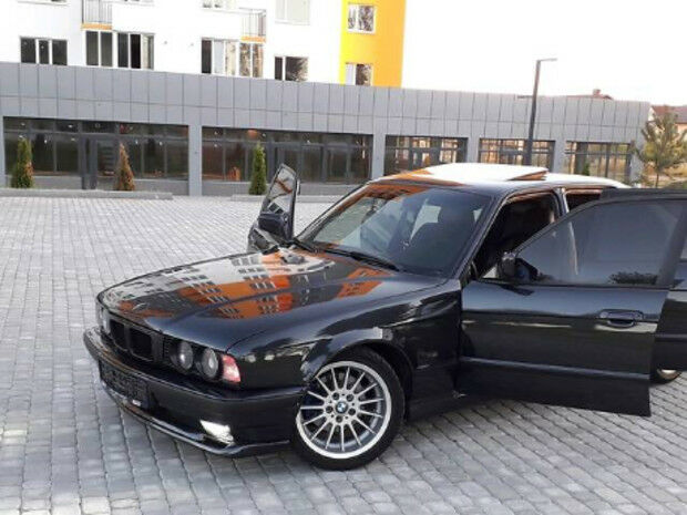 BMW 525 1990 року