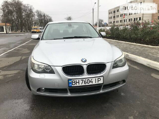 BMW 525 2004 года