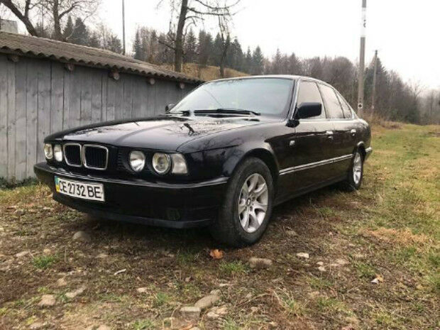 BMW 525 1990 года