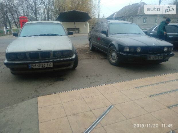 БМВ 525 1989 года BMW 525 1989 года