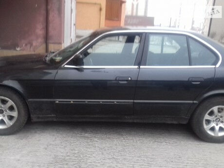 БМВ 525 1992 року BMW 525 1992 року