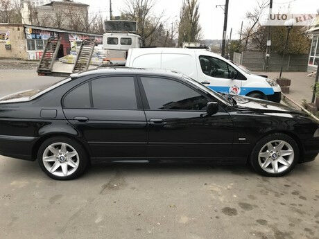 BMW 525 2001 года