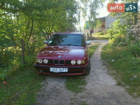 БМВ 525 1993 року BMW 525 1993 року