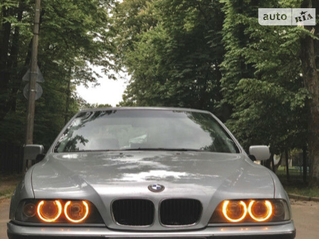 BMW 528 1997 года