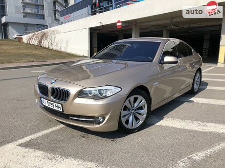 BMW 528 2012 року