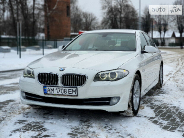 BMW 528 2012 года