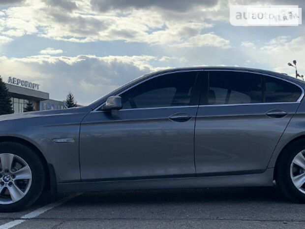 BMW 528 2012 года
