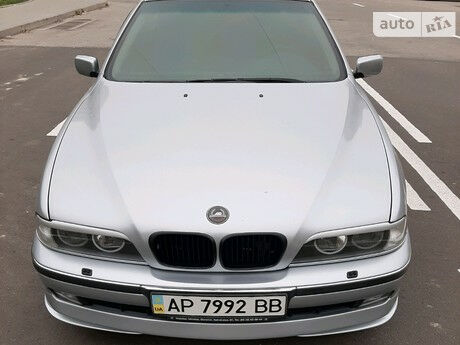 BMW 528 1998 року