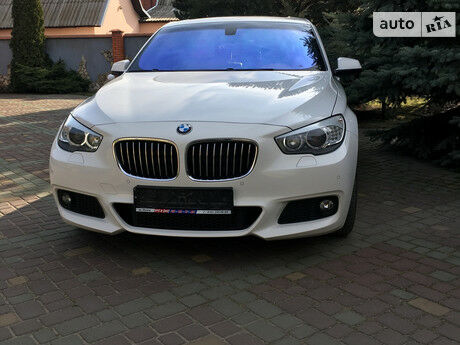 BMW 530 GT 2013 року