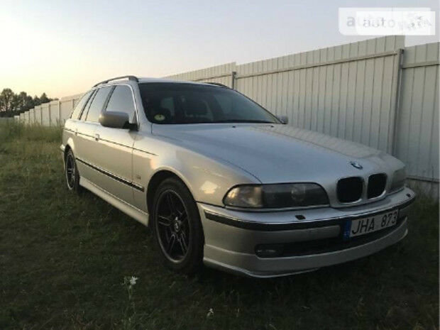 BMW 530 2000 року