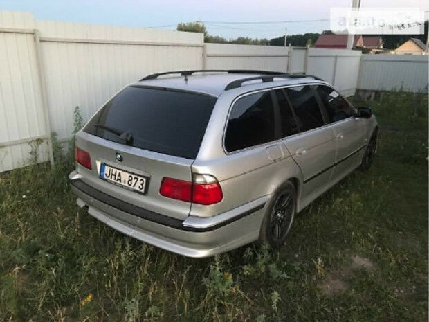 BMW 530 2000 года