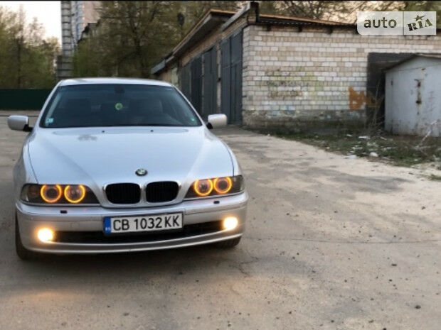 BMW 530 2002 року