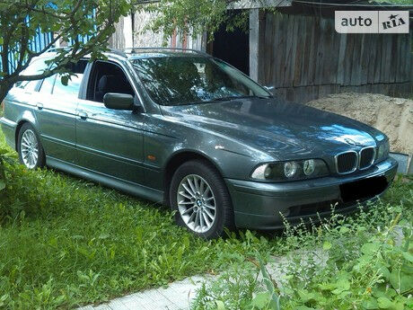 BMW 530 2002 року