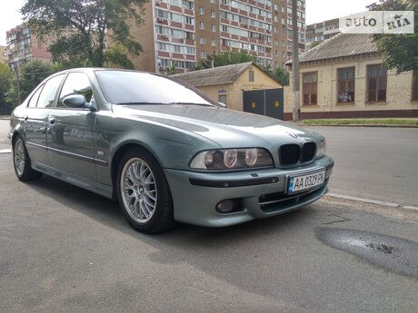 BMW 530 2002 року