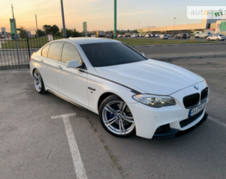 BMW 530 2011 року