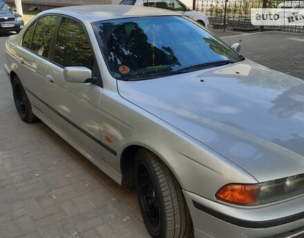 BMW 530 1999 року