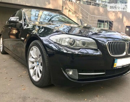 BMW 530 2010 року