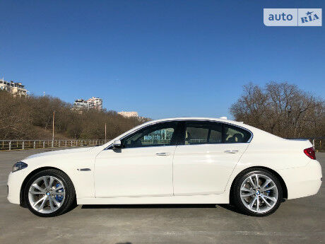 БМВ 535 2014 года BMW 535 2014 года